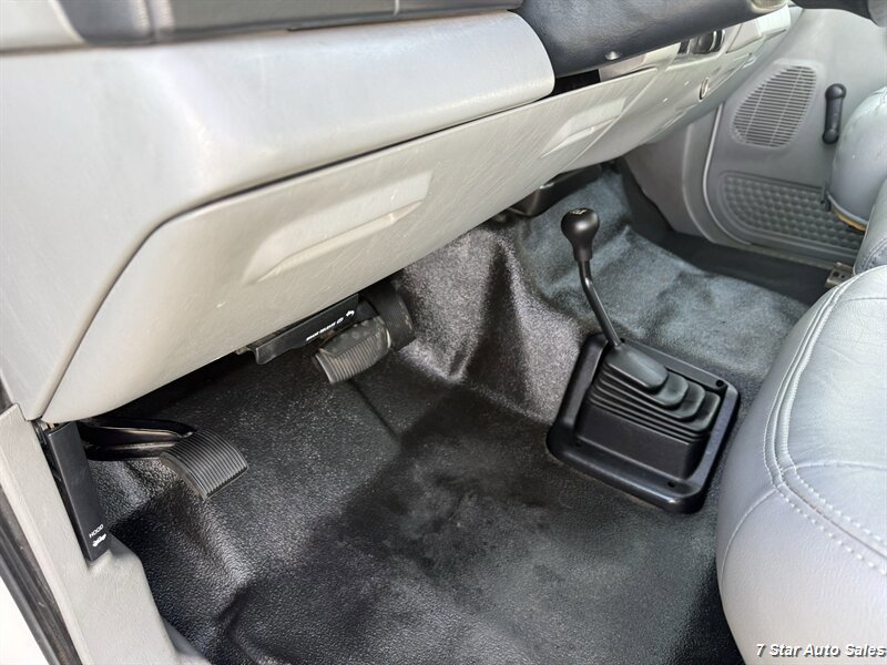 Used 2006 Ford F250 XL AWD/4WD image 8