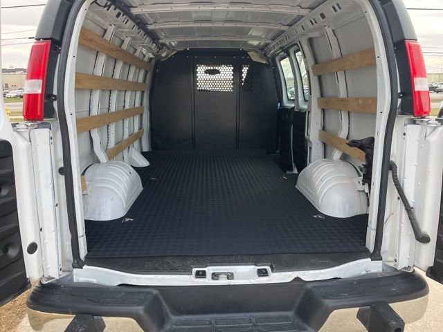 Used 2023 GMC Savana 2500 w/ Driver Convenience Package image 11