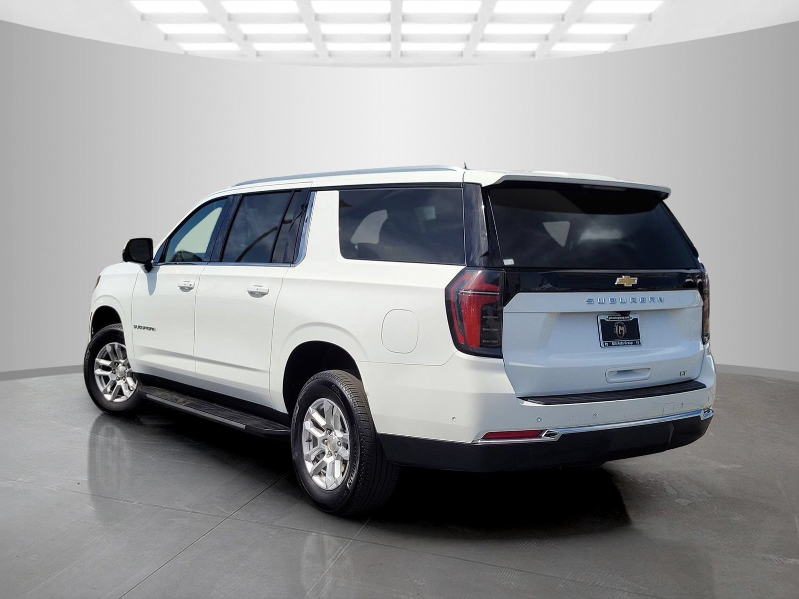 Used 2025 Chevrolet Suburban LT AWD/4WD image 6