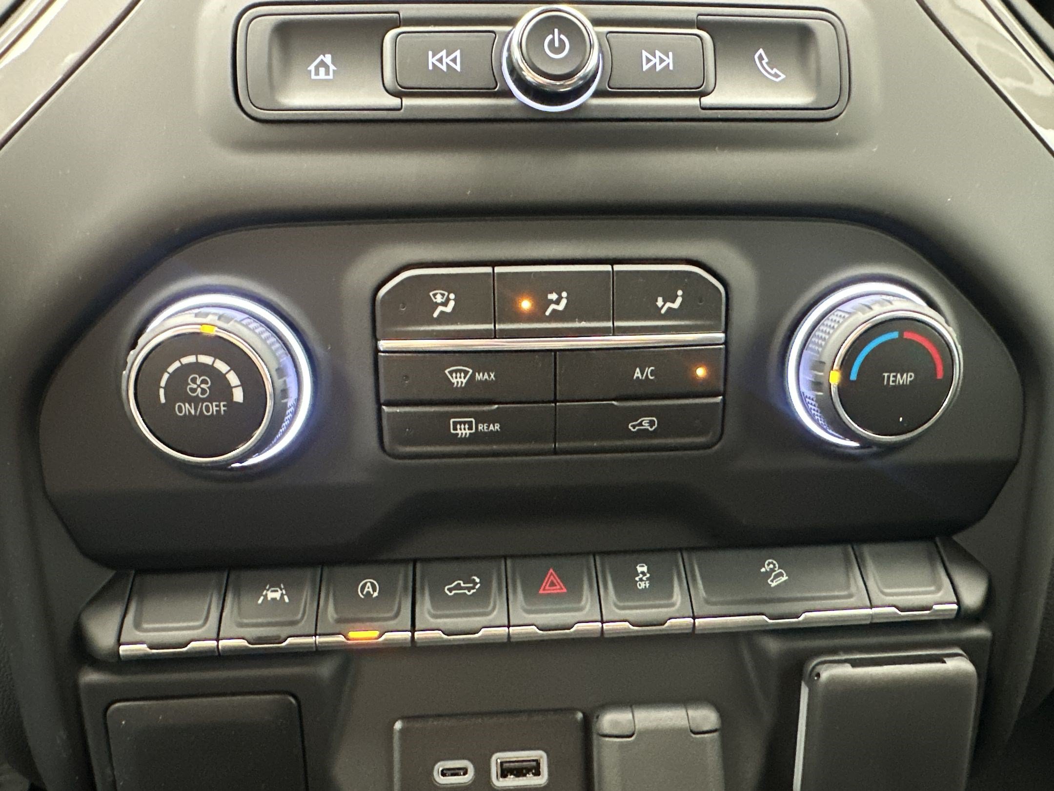 New 2026 Chevrolet Silverado 1500 Custom Trail Boss w/ LPO, Dark Essentials Package AWD/4WD image 17