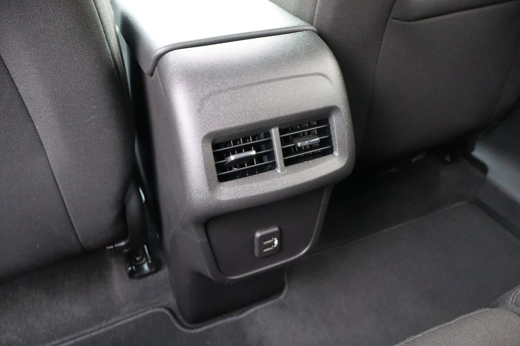 Used 2023 Chevrolet Equinox LT image 37