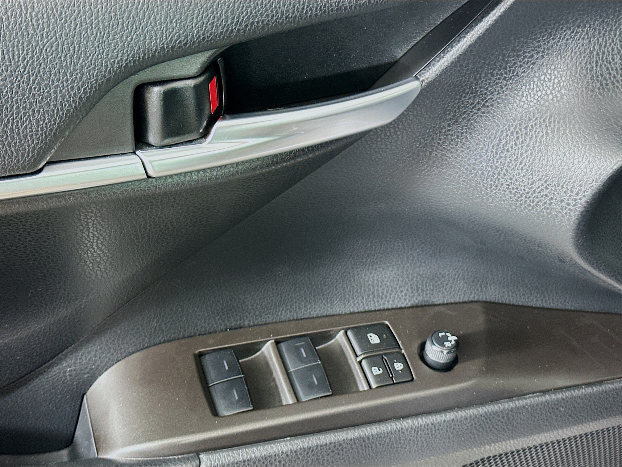 Used 2024 Toyota Camry SE FWD image 15