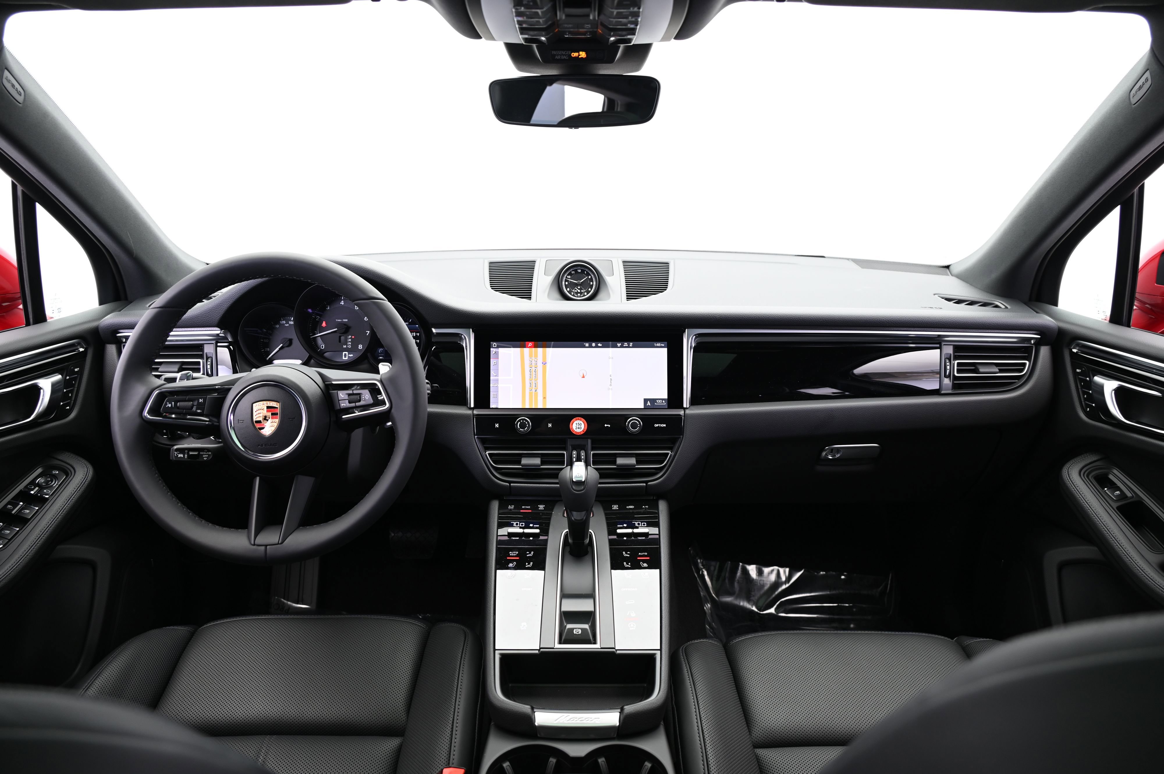 Used 2025 Porsche Macan image 41