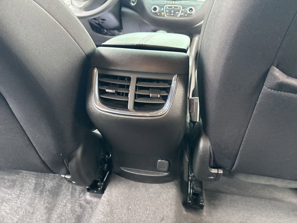 Used 2024 Chevrolet Malibu LT image 25