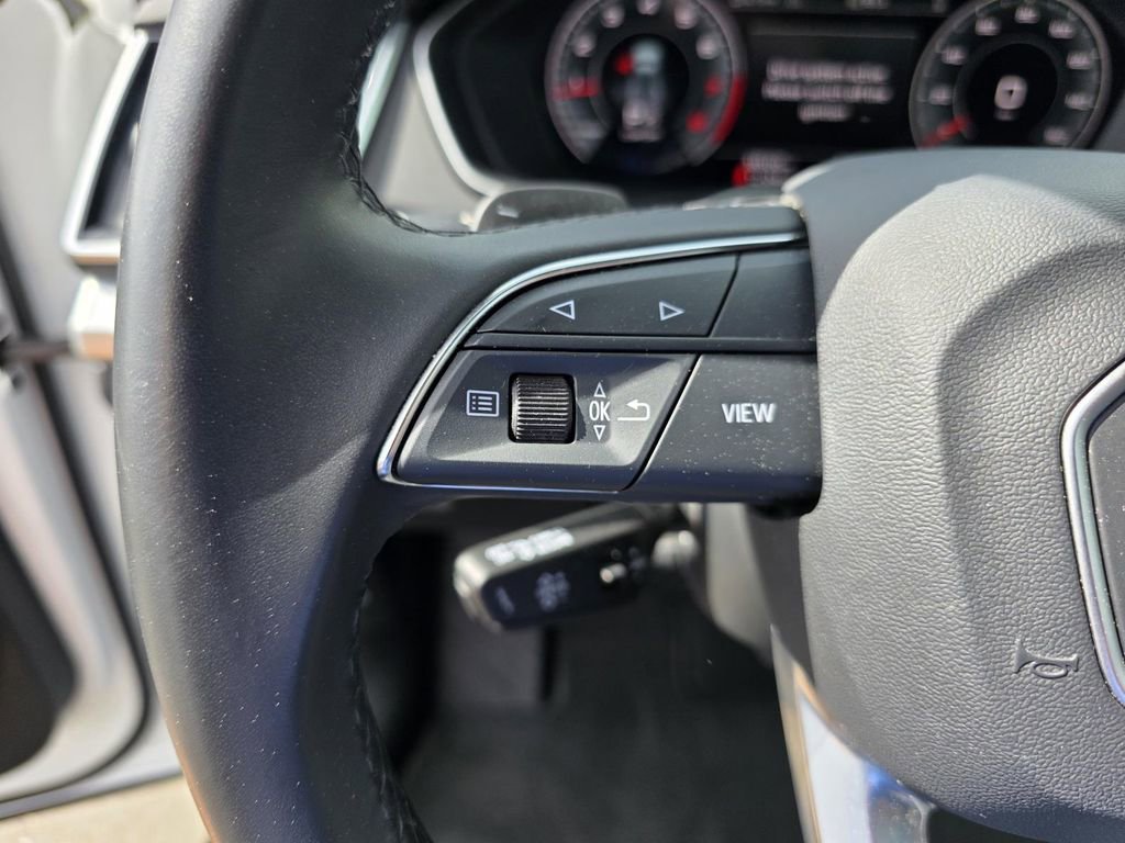 Used 2025 Audi Q5 2.0T Premium image 16