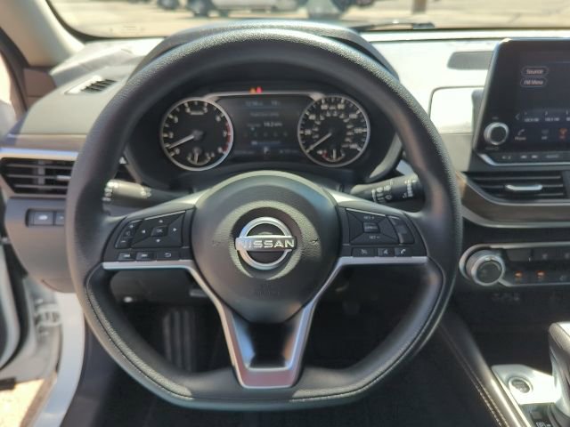 Used 2023 Nissan Altima 2.5 SV AWD/4WD image 11