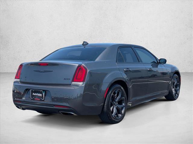 Used 2022 Chrysler 300 Touring L w/ Safetytec Plus Group RWD image 5