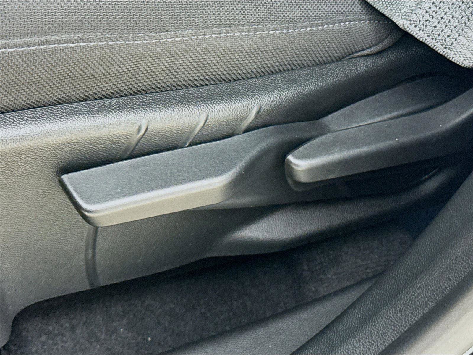 Used 2025 Chevrolet Equinox LT AWD/4WD image 22