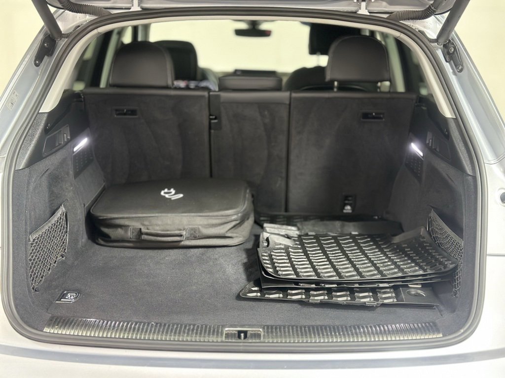Used 2021 Audi Q5 e Prestige w/ Prestige Package image 6