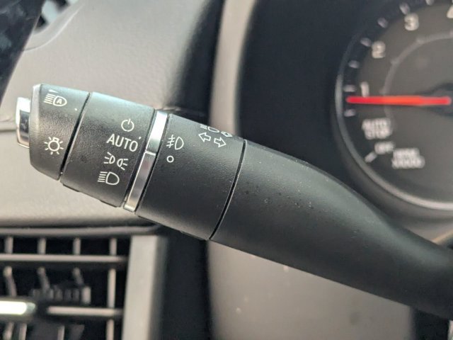 Used 2022 GMC Terrain SLT w/ Tech Package FWD image 22