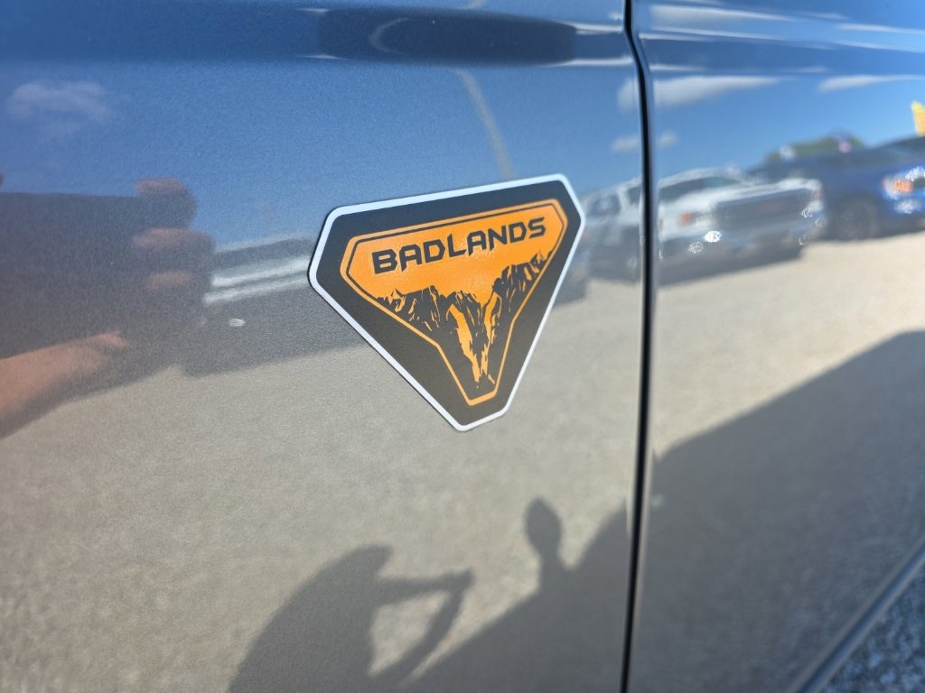 Used 2022 Ford Bronco Badlands image 9