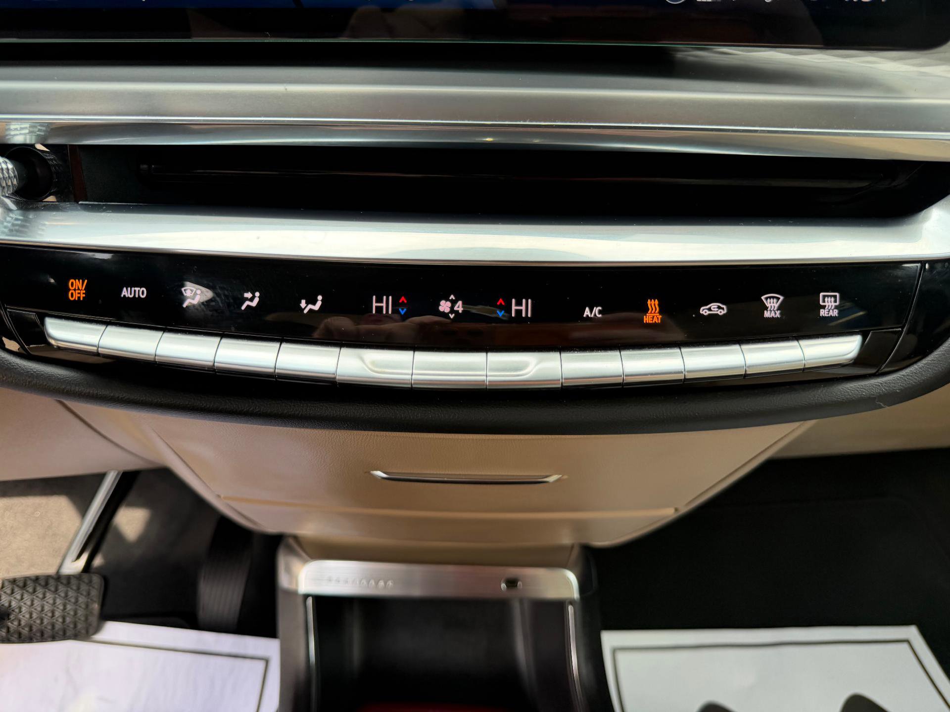 Certified 2024 Cadillac Lyriq Luxury w/ Nappa Leather Package image 27