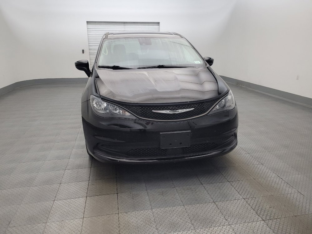Used 2024 Chrysler Voyager LX FWD image 14