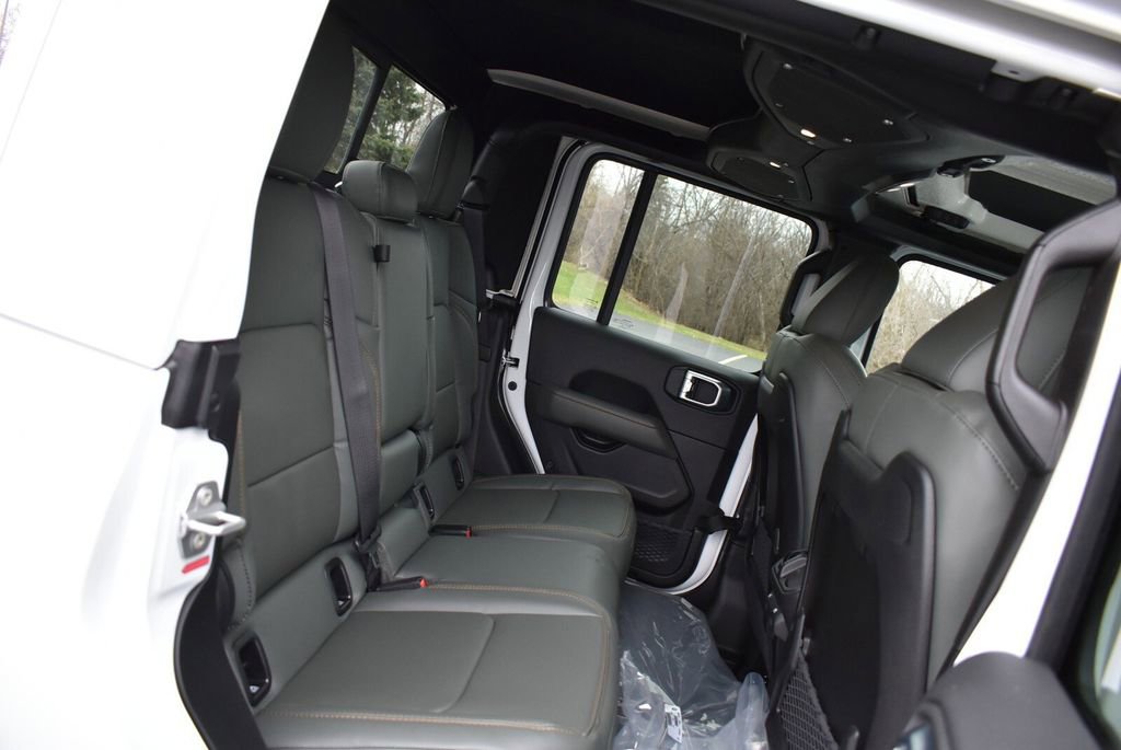 New 2026 Jeep Gladiator Mojave AWD/4WD image 33