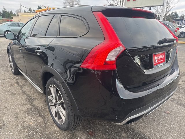 Used 2015 Volvo V60 T5 Cross Country image 7