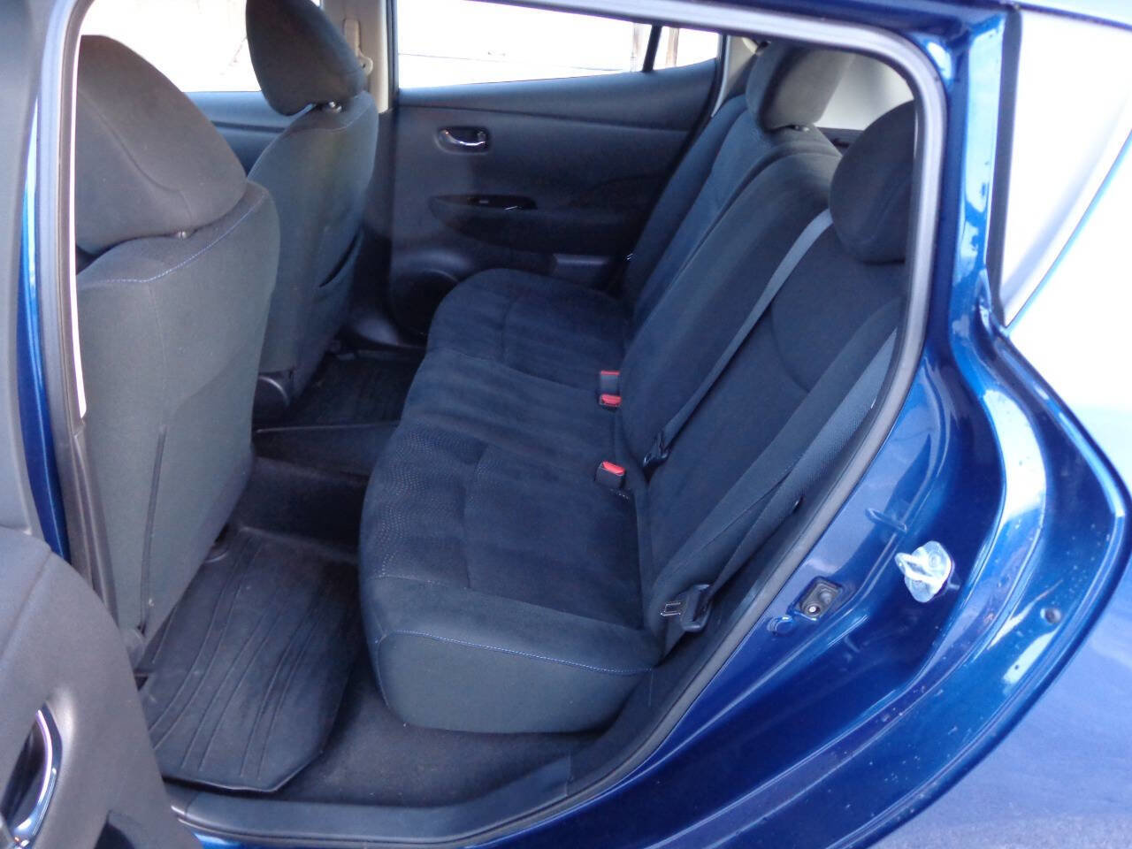 Used 2017 Nissan Leaf SV image 10