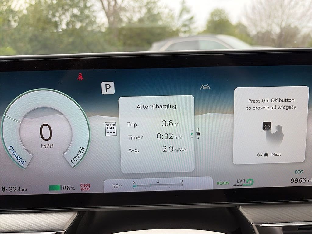 Used 2025 Genesis GV60 RWD image 11