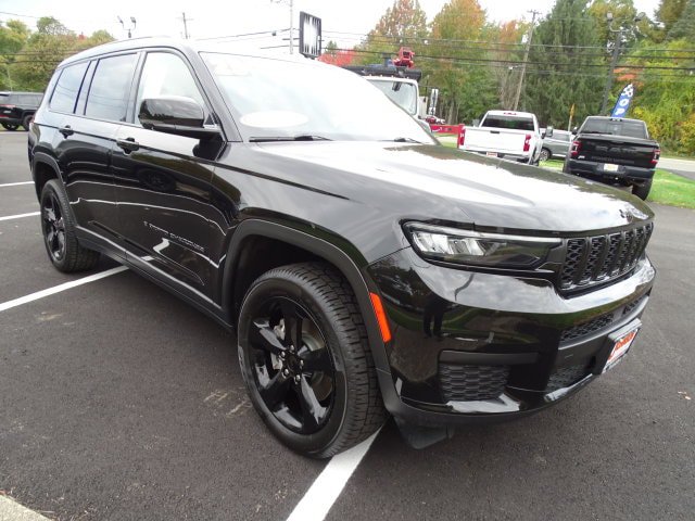 Certified 2023 Jeep Grand Cherokee L Altitude AWD/4WD image 2