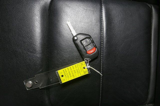 Used 2023 Jeep Wrangler Unlimited Sahara w/ Cold Weather Group image 39