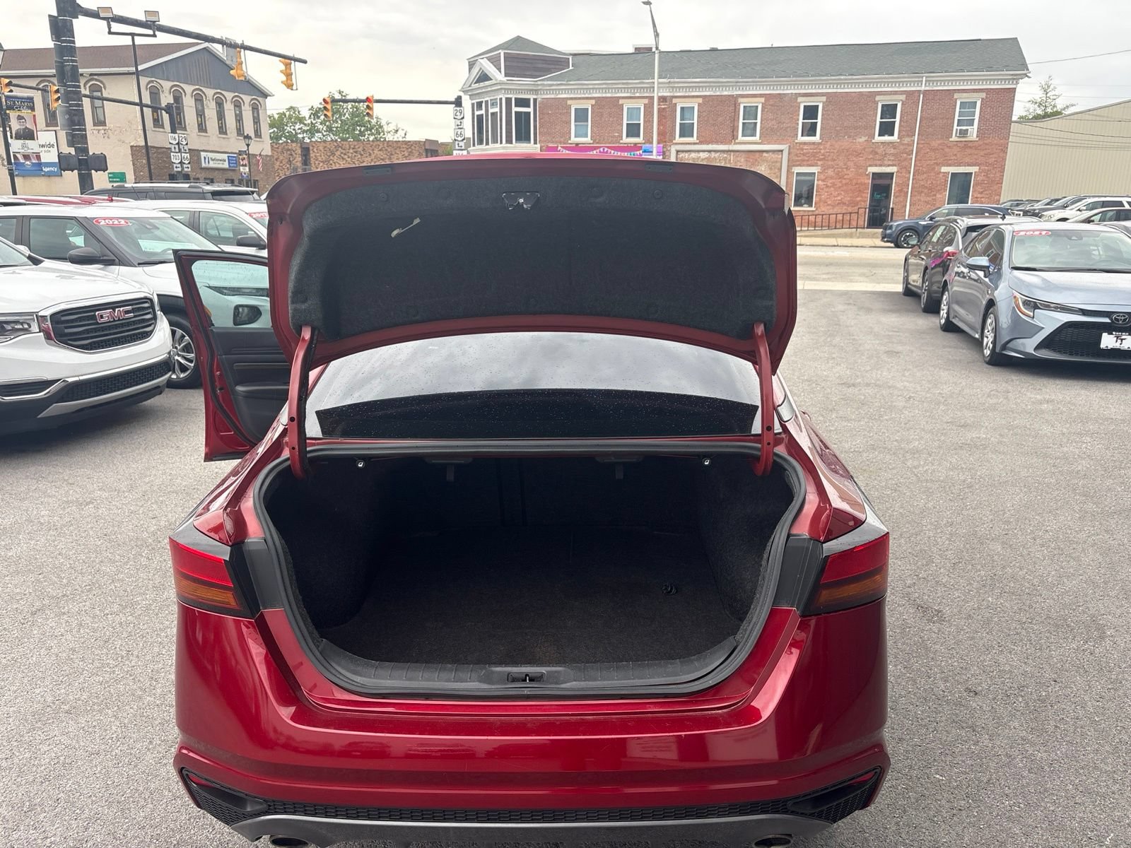 Used 2019 Nissan Altima 2.5 SR FWD image 14