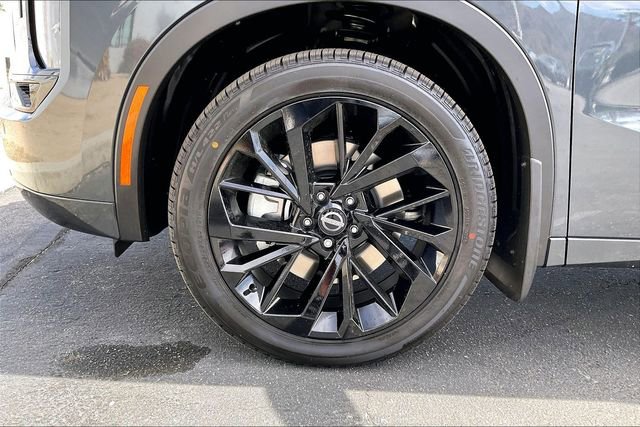 New 2026 Nissan Rogue Platinum image 9