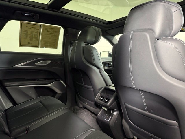 Used 2024 Cadillac Lyriq Luxury AWD/4WD image 24