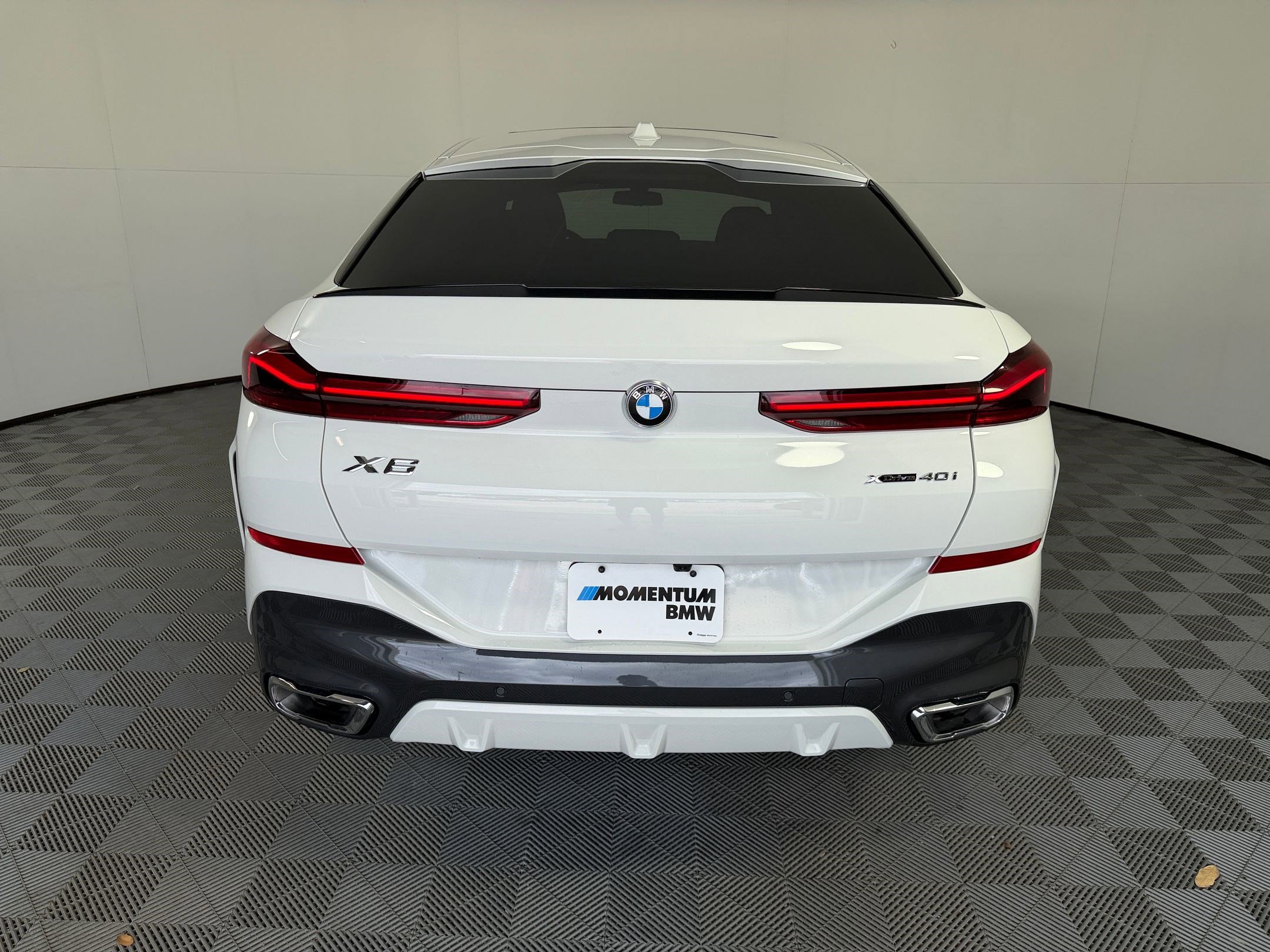 Used 2025 BMW X6 xDrive40i w/ Parking Assistance Package AWD/4WD image 10