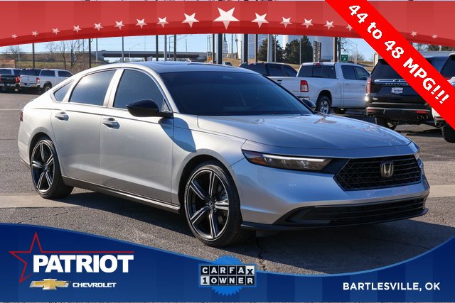 Used 2025 Honda Accord Sport image 1