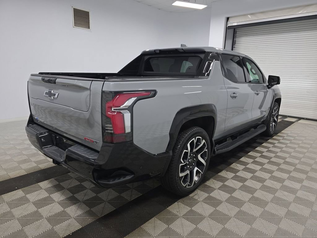 Used 2025 Chevrolet Silverado EV RST AWD/4WD image 2