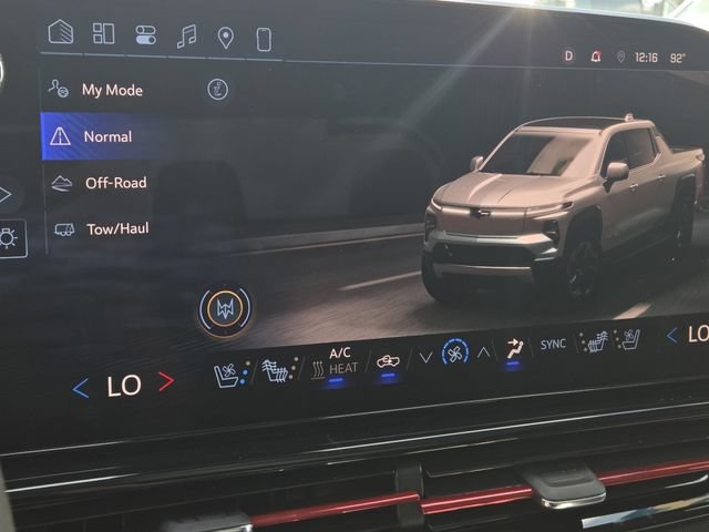 Used 2025 Chevrolet Silverado EV RST AWD/4WD image 7