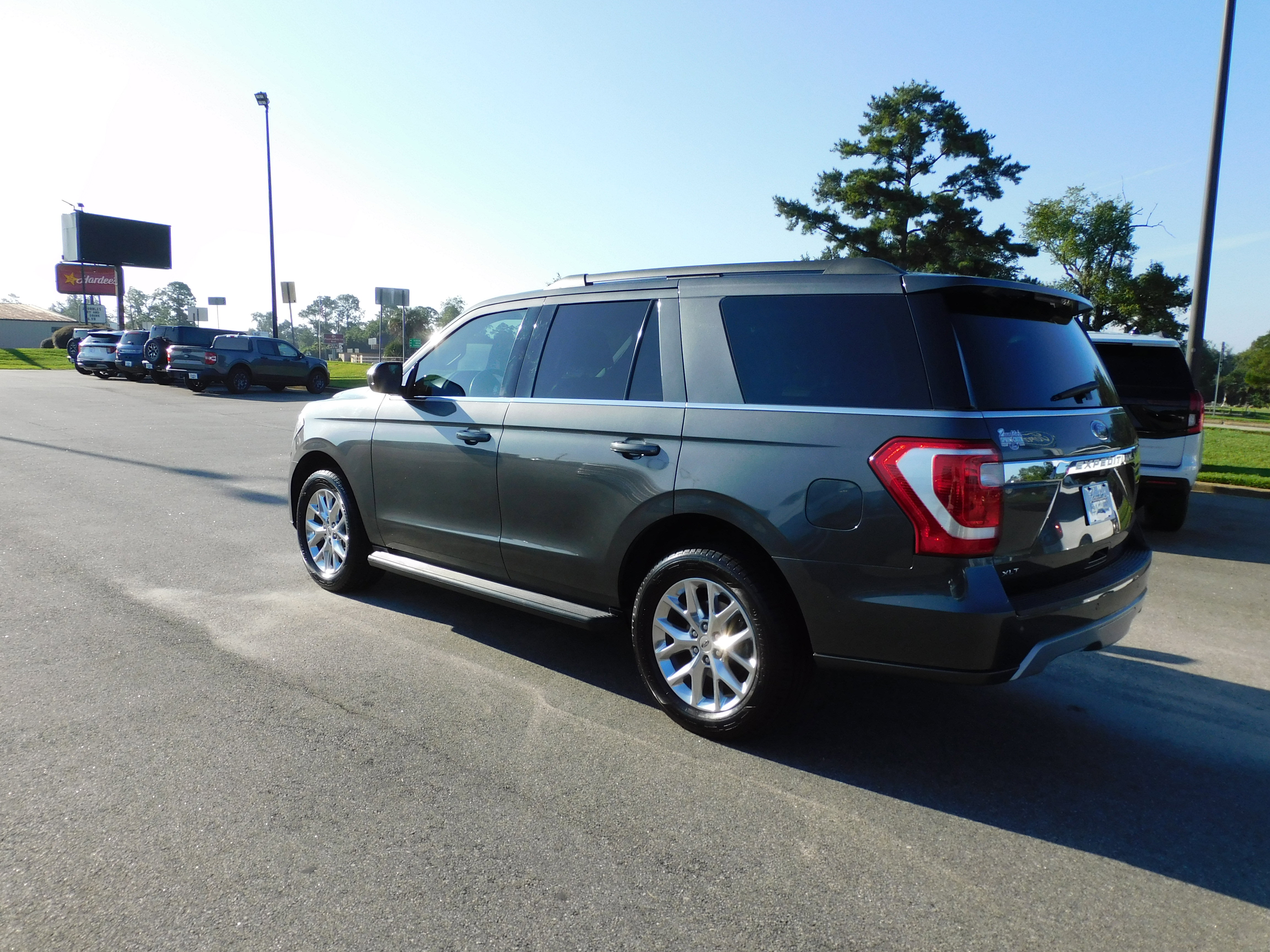 Used 2021 Ford Expedition XLT image 7