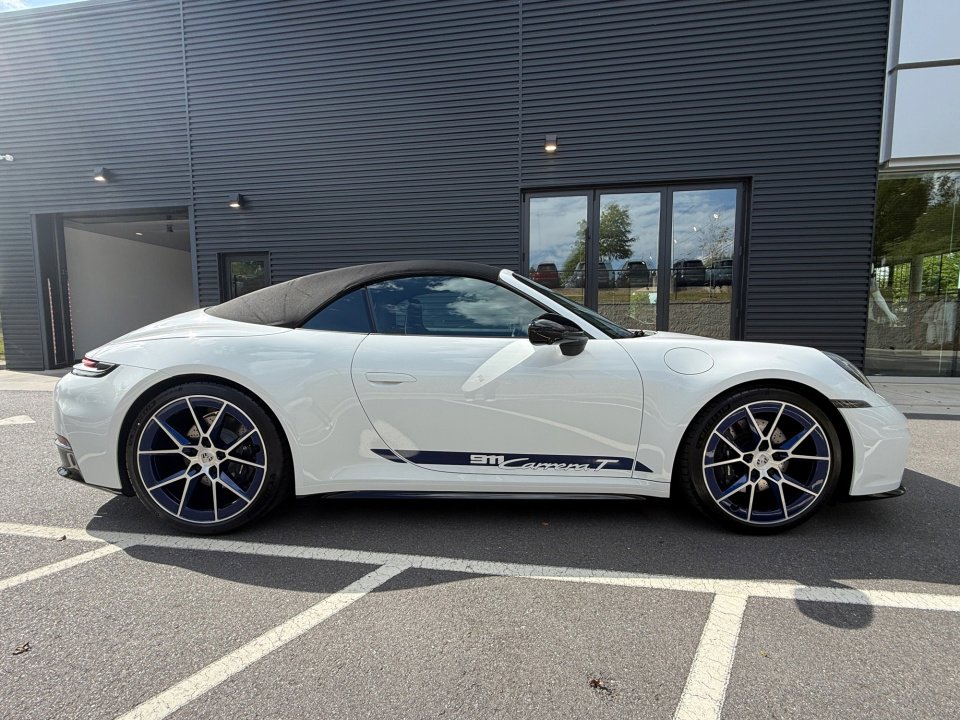 Certified 2026 Porsche 911 Carrera T RWD image 8