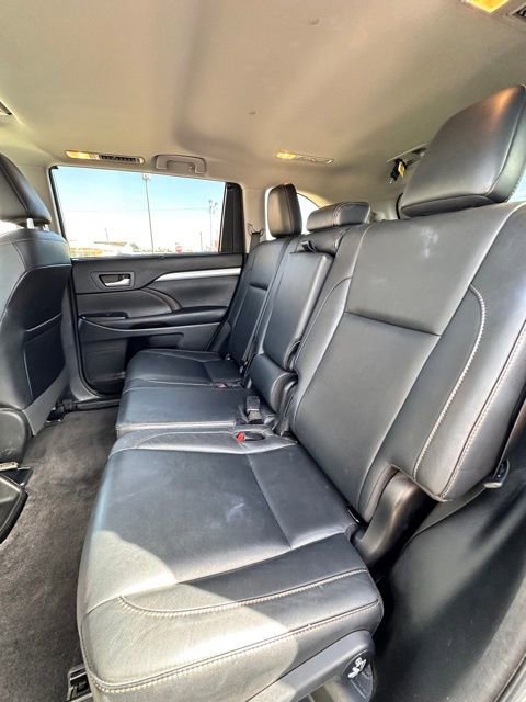 Used 2017 Toyota Highlander XLE image 28