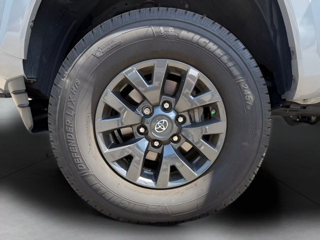 Used 2021 Toyota Tacoma SR5 AWD/4WD image 9