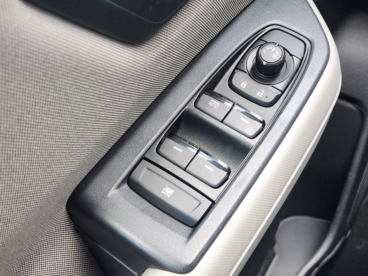 Used 2025 Subaru Forester AWD/4WD image 18