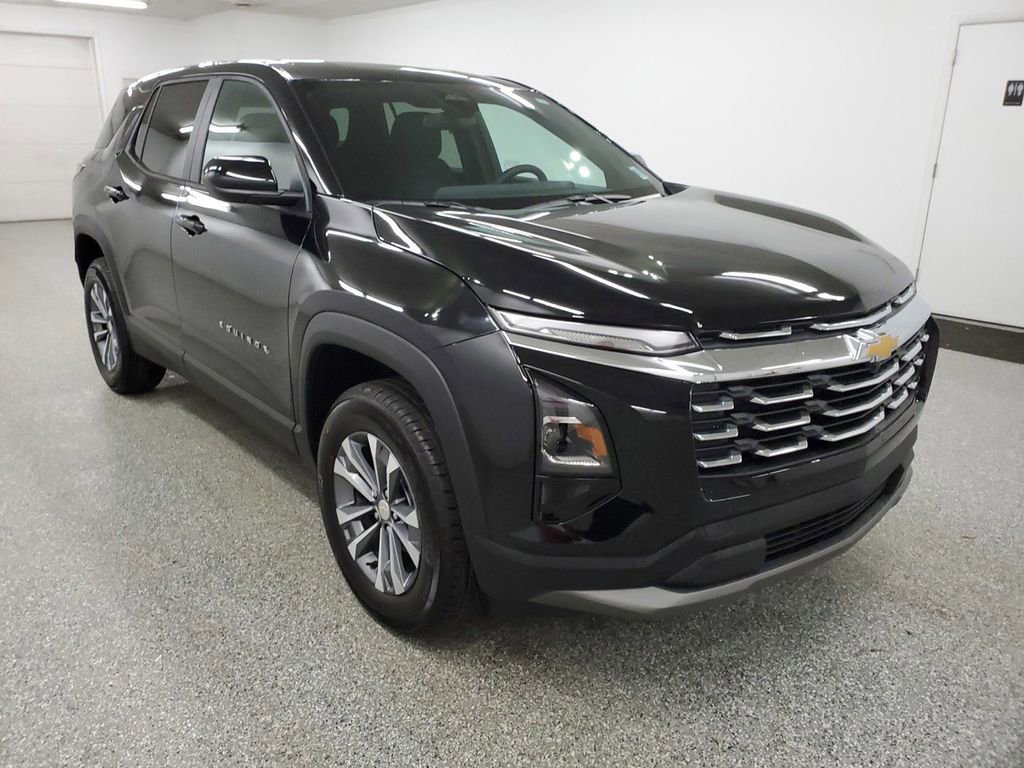 Used 2026 Chevrolet Equinox LT AWD/4WD image 3