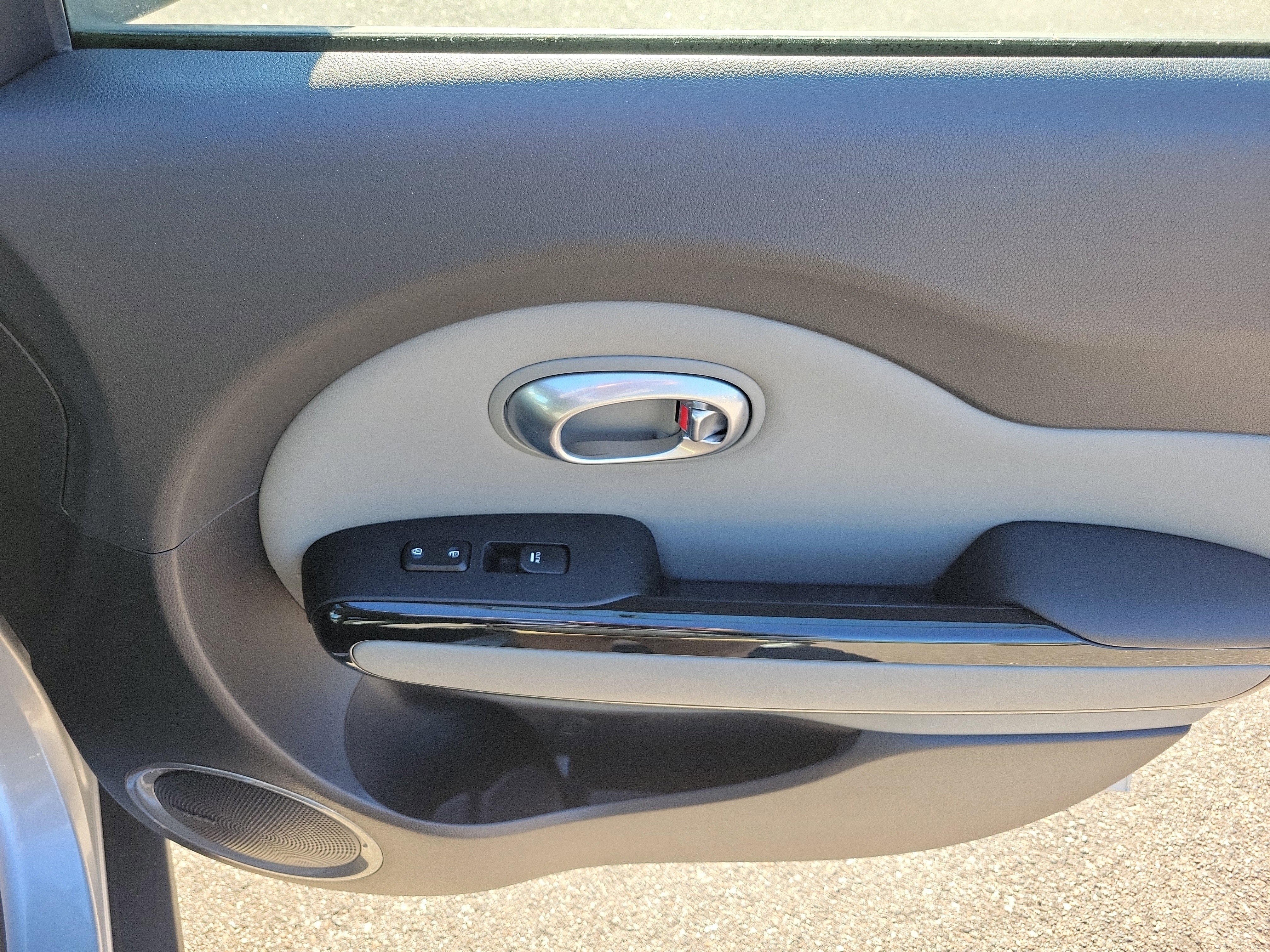 Used 2016 Kia Soul + w/ Primo Package image 10