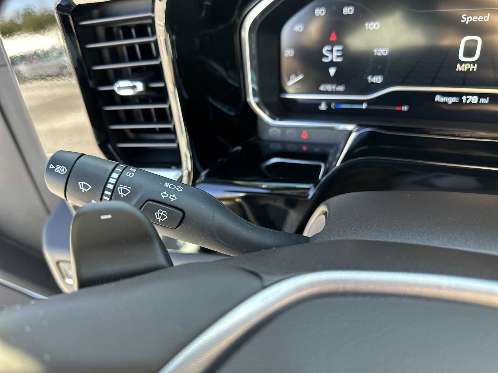 Used 2024 GMC Sierra 1500 SLT w/ SLT Premium Plus Package image 26