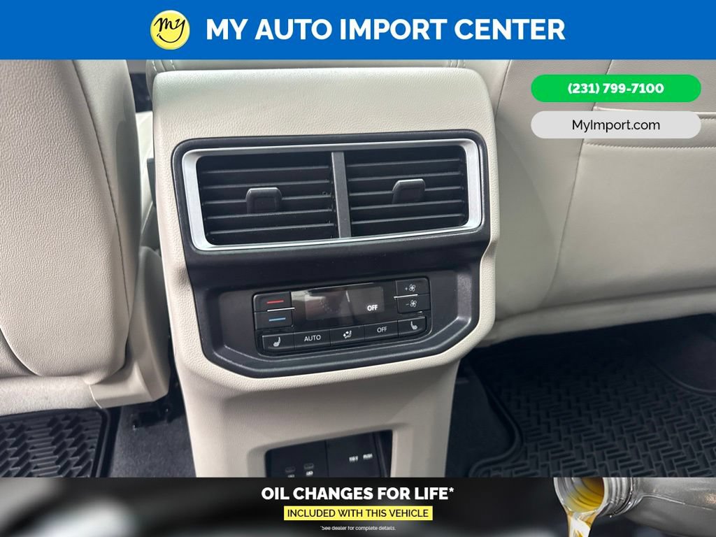 Used 2025 Volkswagen Atlas SEL AWD/4WD image 26