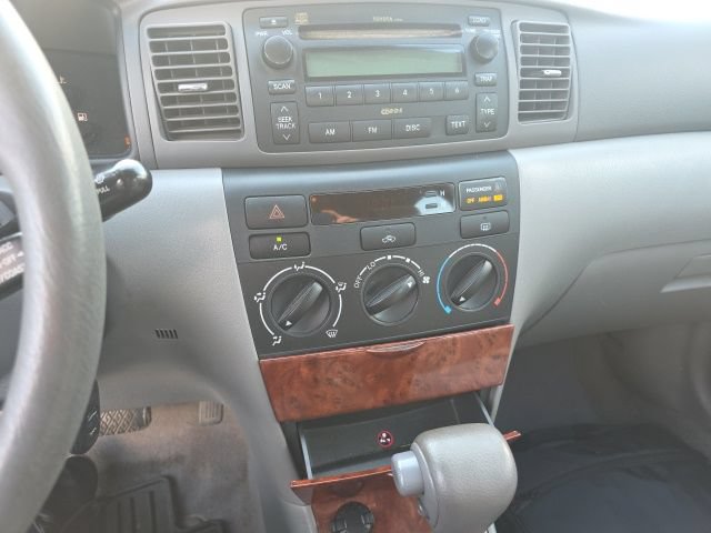 Used 2005 Toyota Corolla LE FWD image 13