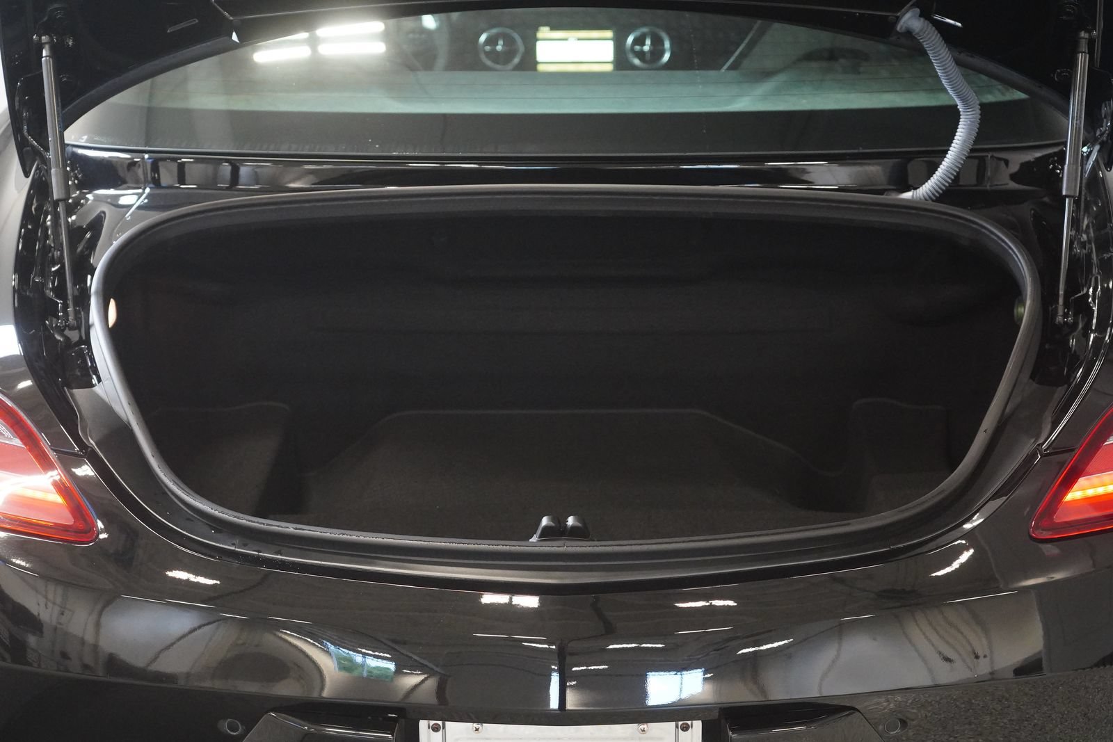 Used 2011 Mercedes-Benz SLS AMG Coupe image 33