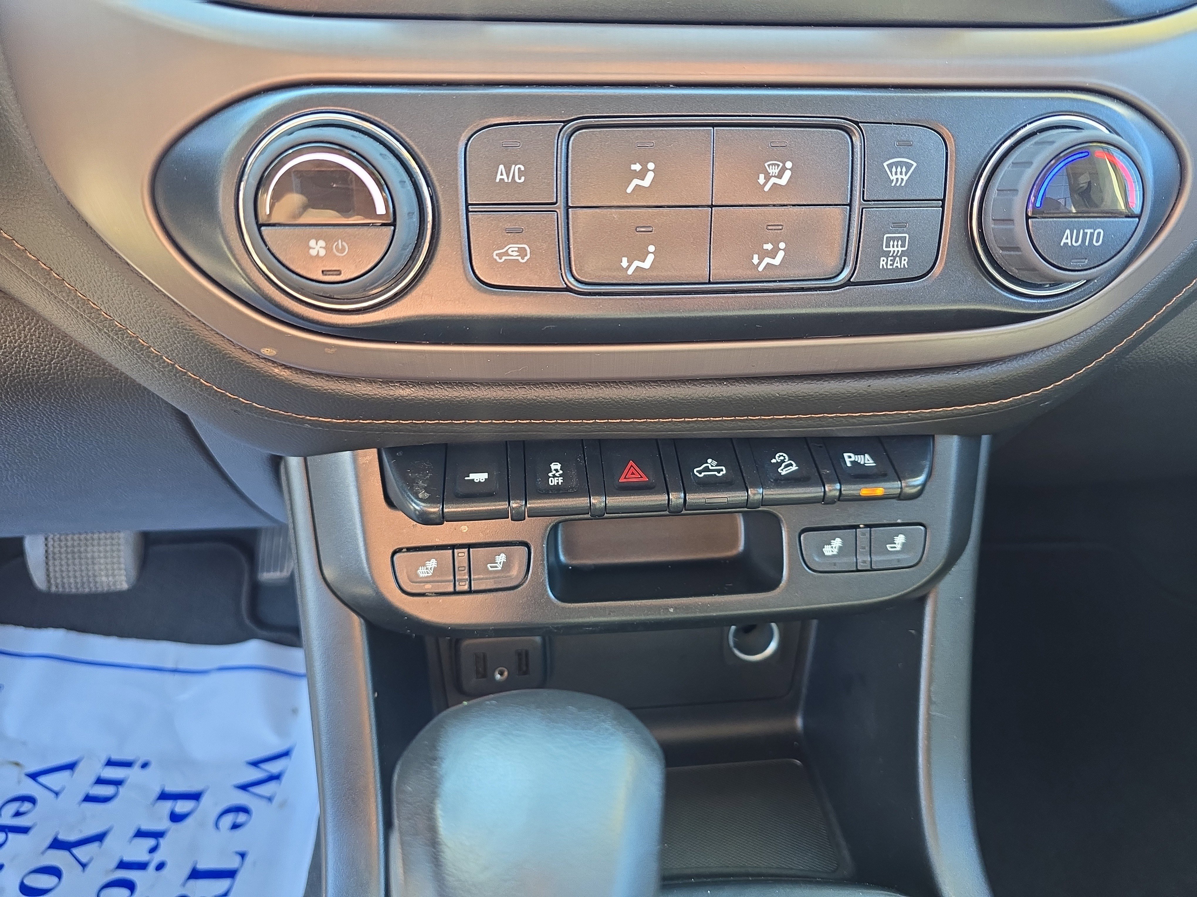 Used 2022 GMC Canyon AT4 image 28