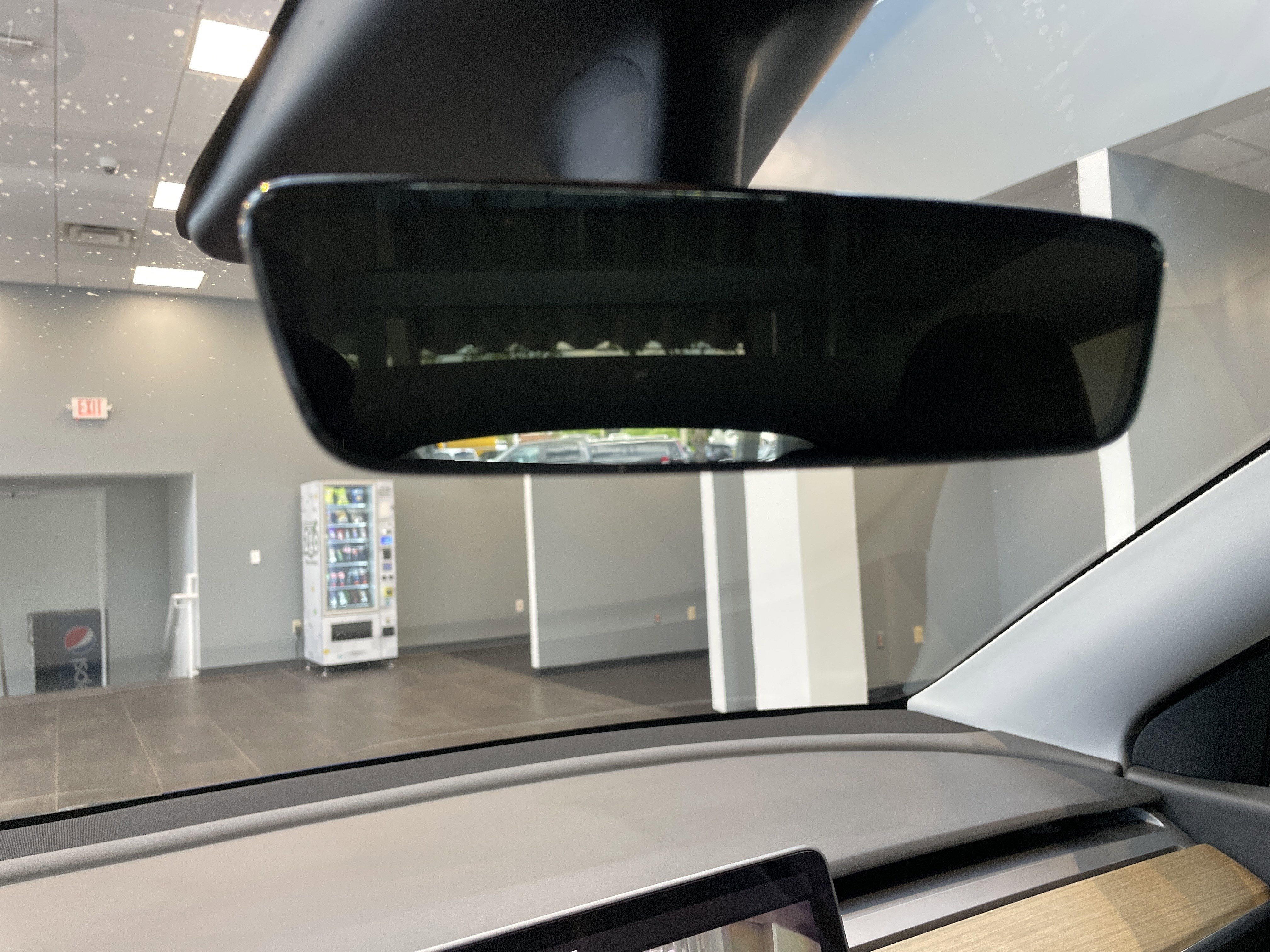 Used 2021 Tesla Model Y Long Range AWD/4WD image 30