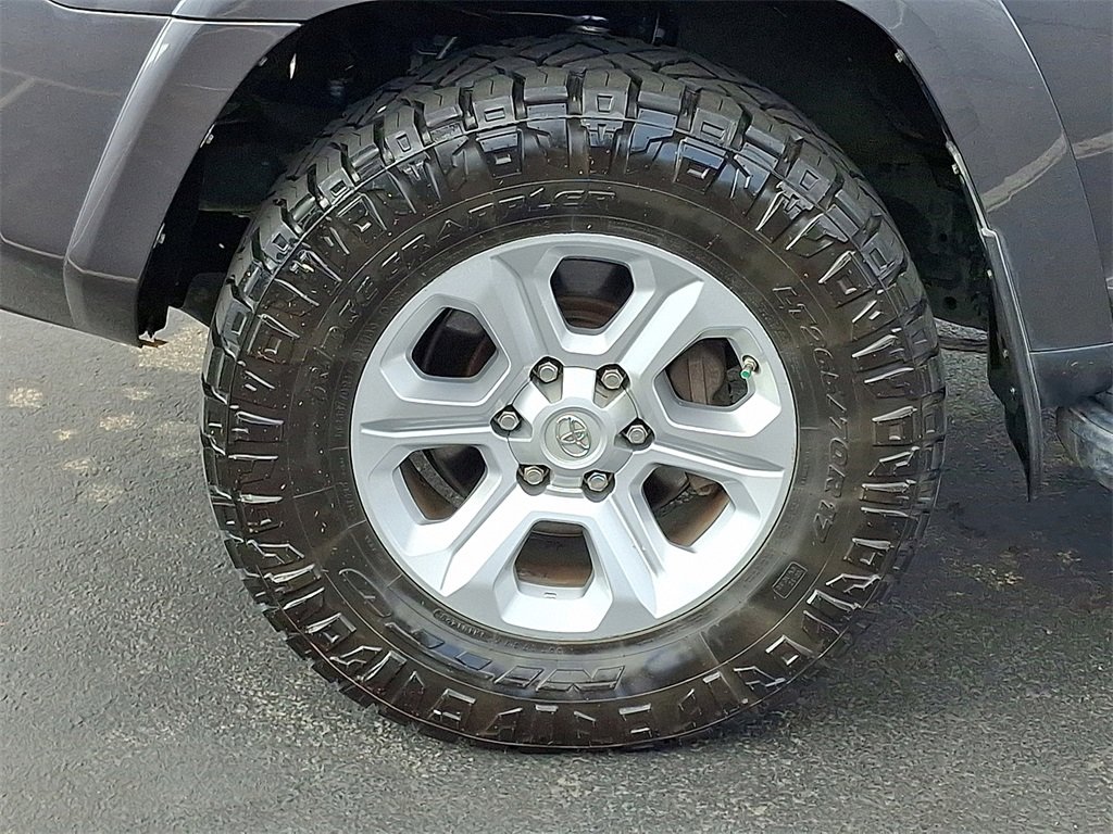 Used 2018 Toyota 4Runner TRD Off-Road image 29