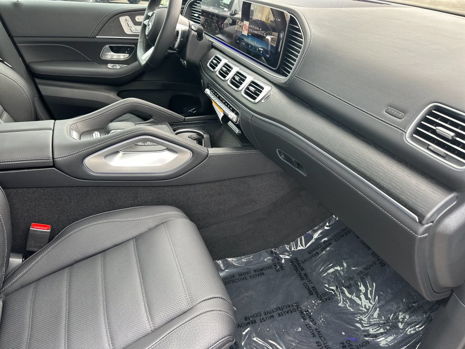 New 2026 Mercedes-Benz GLS 580 4MATIC image 17