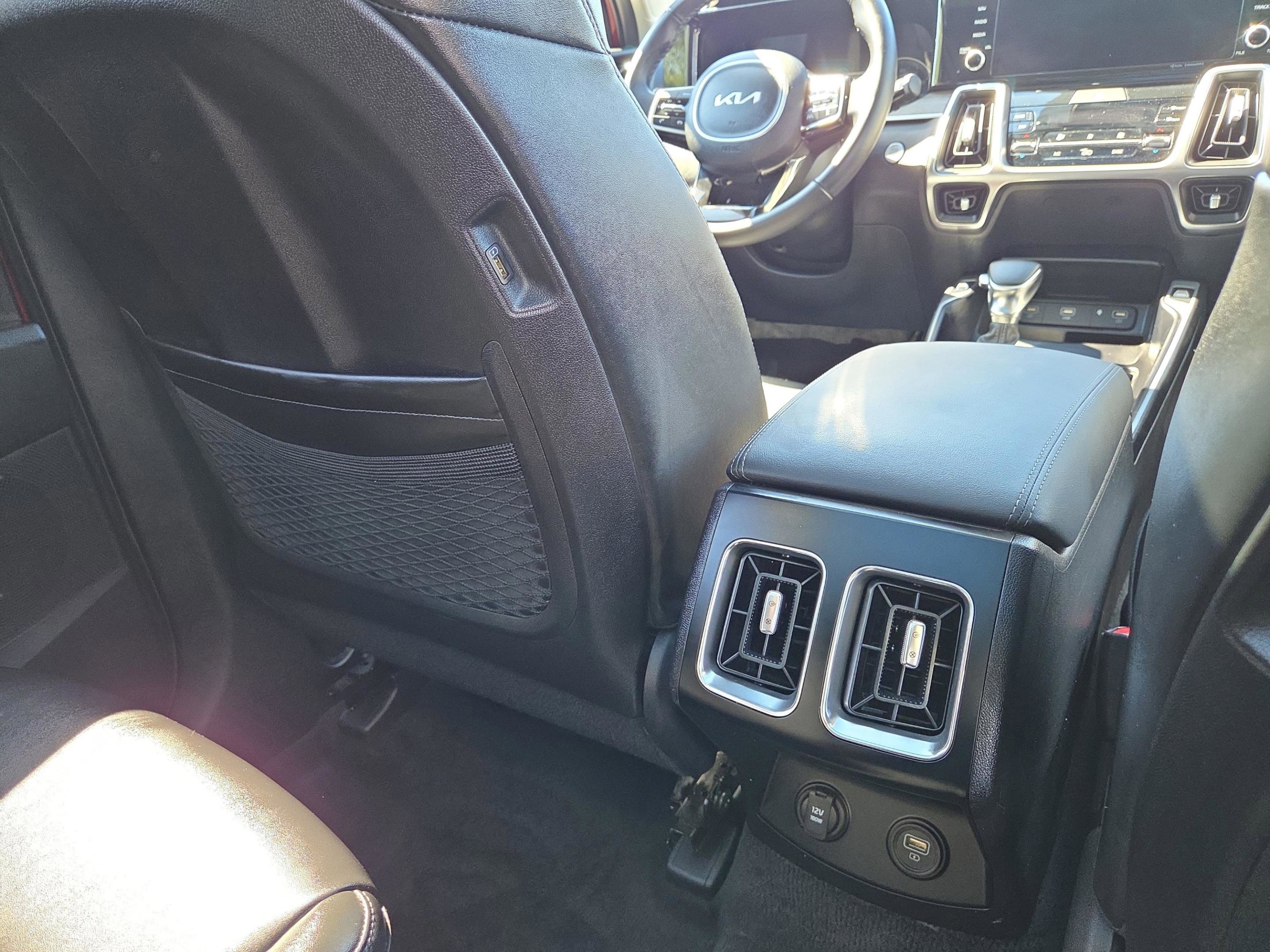 Used 2022 Kia Sorento EX w/ Panoramic Sunroof Package image 37