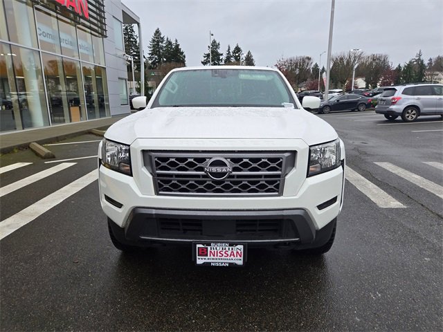 Used 2022 Nissan Frontier SV image 3