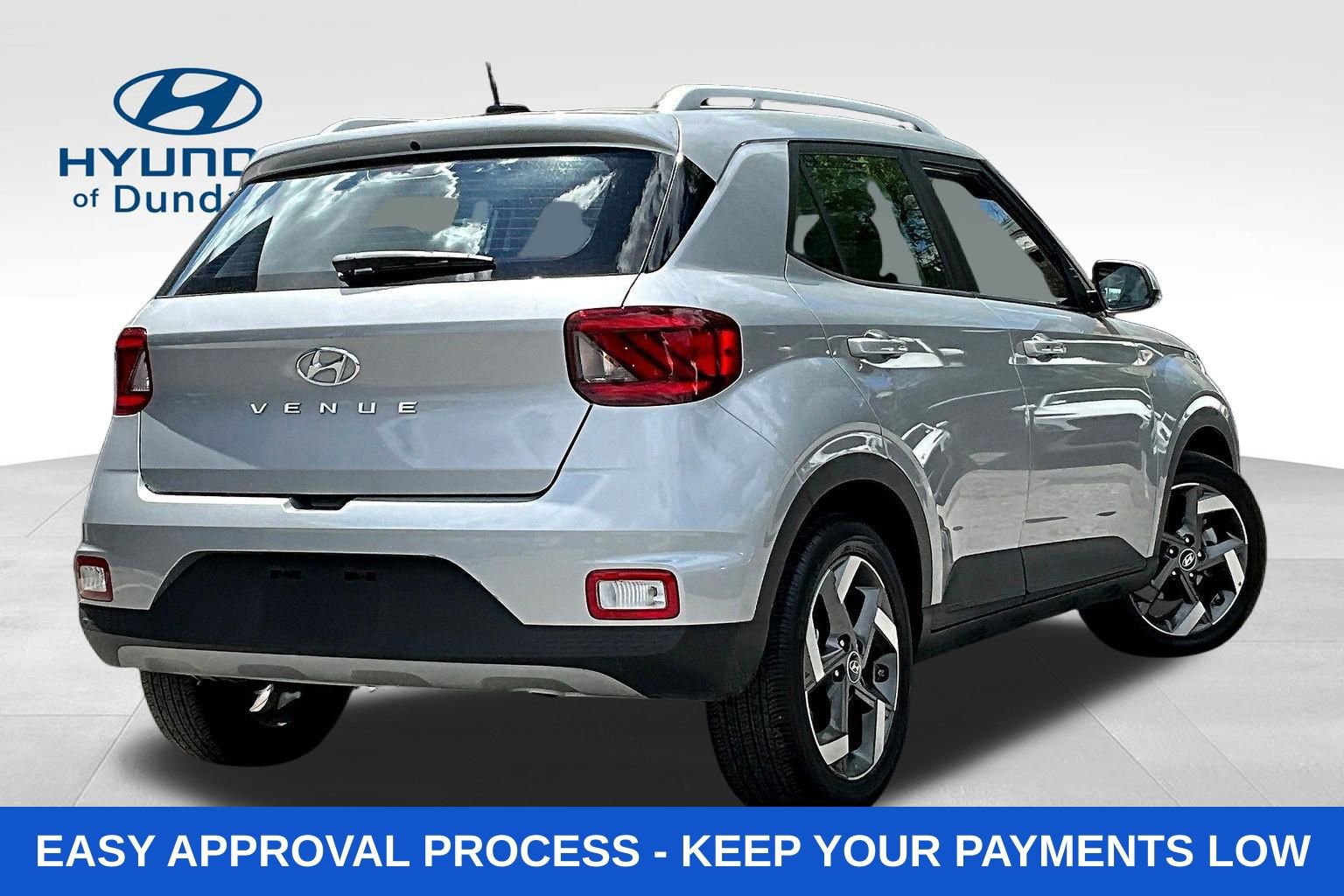 Used 2025 Hyundai Venue SEL FWD image 8