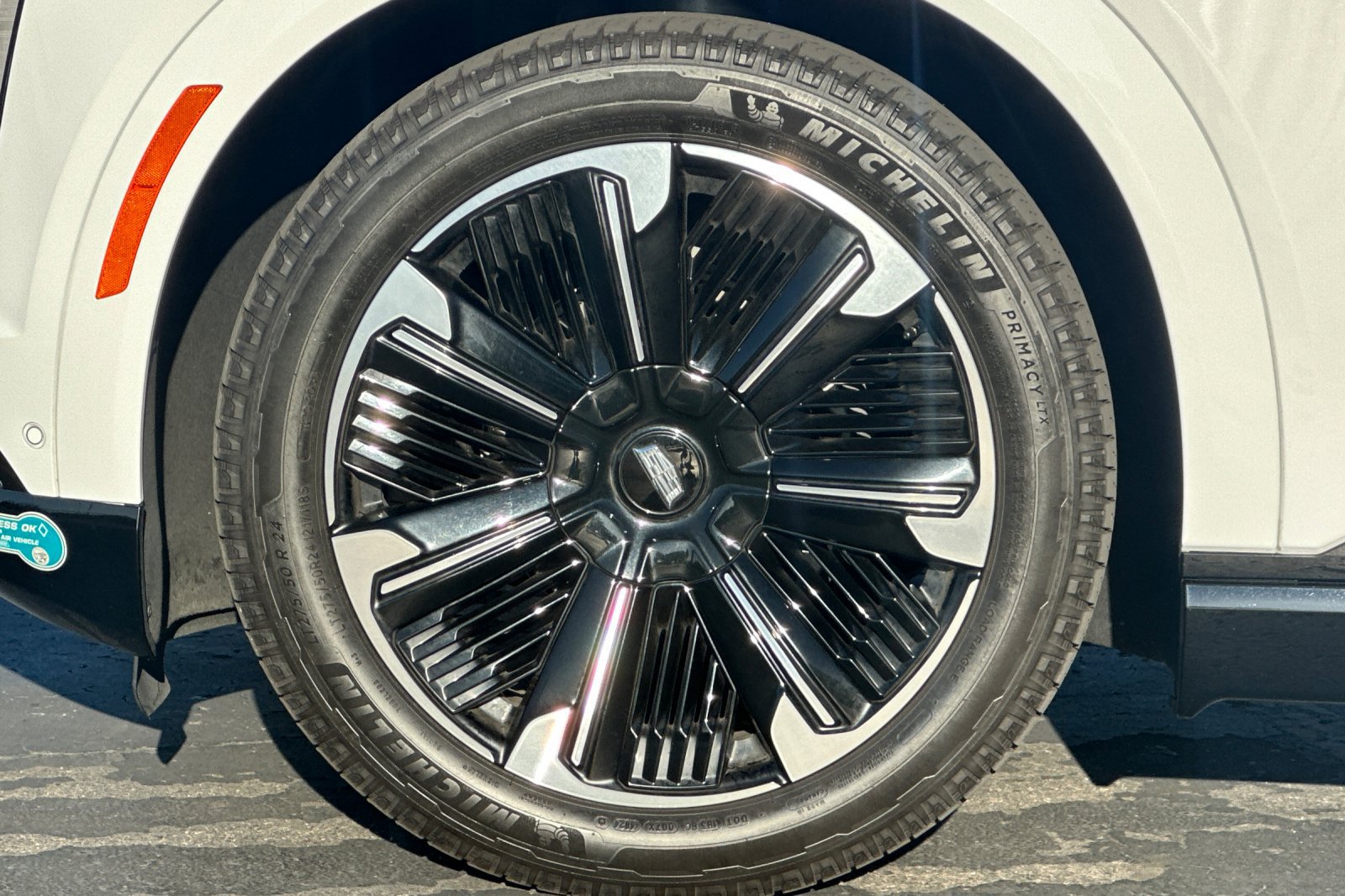 Certified 2025 Cadillac Escalade IQ Sport 1 w/ Smart Trailering package AWD/4WD image 43