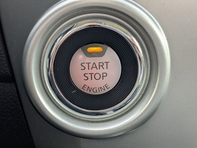 Used 2021 Nissan Titan SV w/ SV Convenience Package image 35